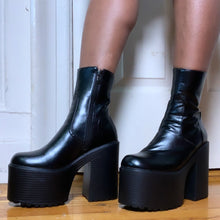 Load image into Gallery viewer, Platform Ankle Boots
